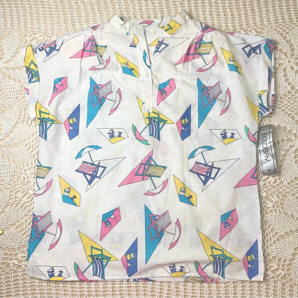 Vintage 1980s Eccobay Women's M Novelty Beach Print Short Sleeve Summer Shirt